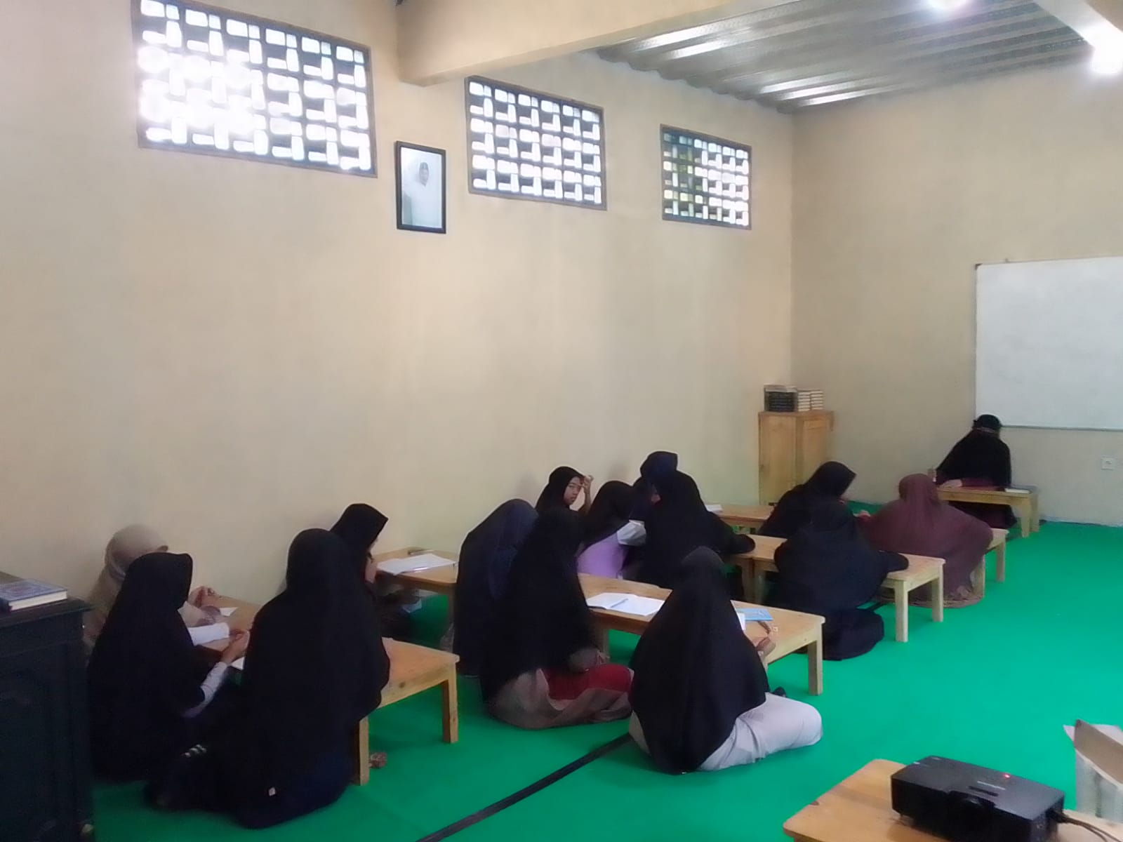 Ekstrakurikuler Pencak Silat Pesantren Tahfiz Quran Pondok Bambu Raih Prestasi di Kejuaraan Kabupaten